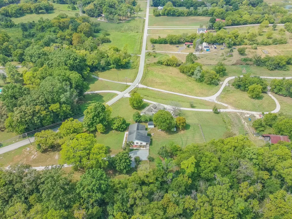 1078 Old Williamsport Pike Columbia, TN 38401