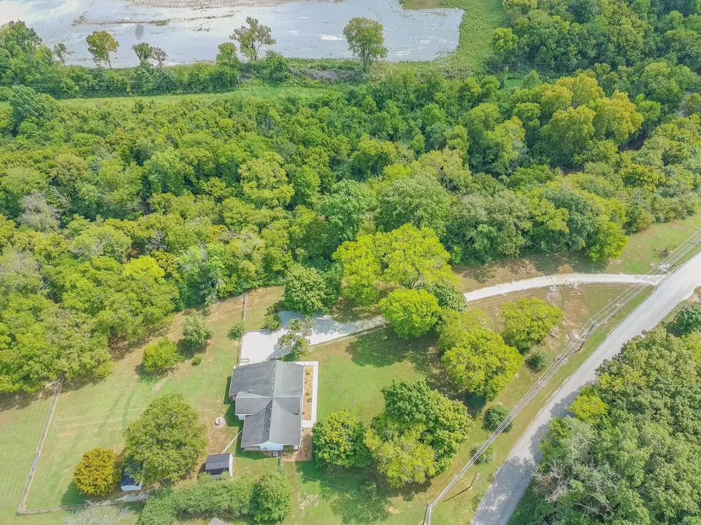 1078 Old Williamsport Pike Columbia, TN 38401