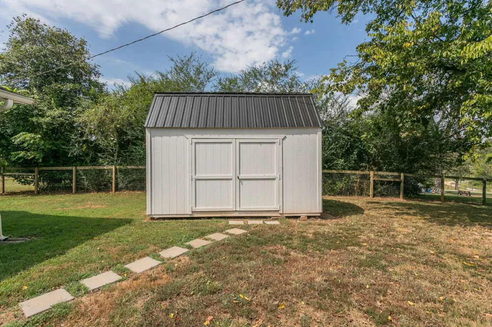 1078 Old Williamsport Pike Columbia, TN 38401