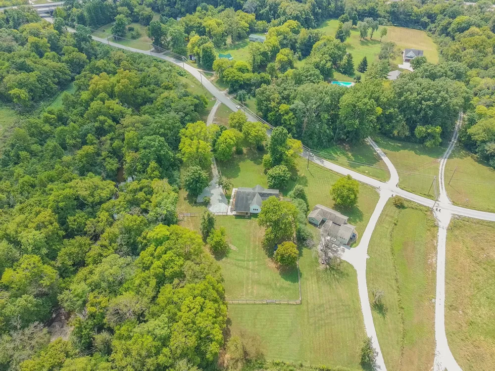 1078 Old Williamsport Pike Columbia, TN 38401