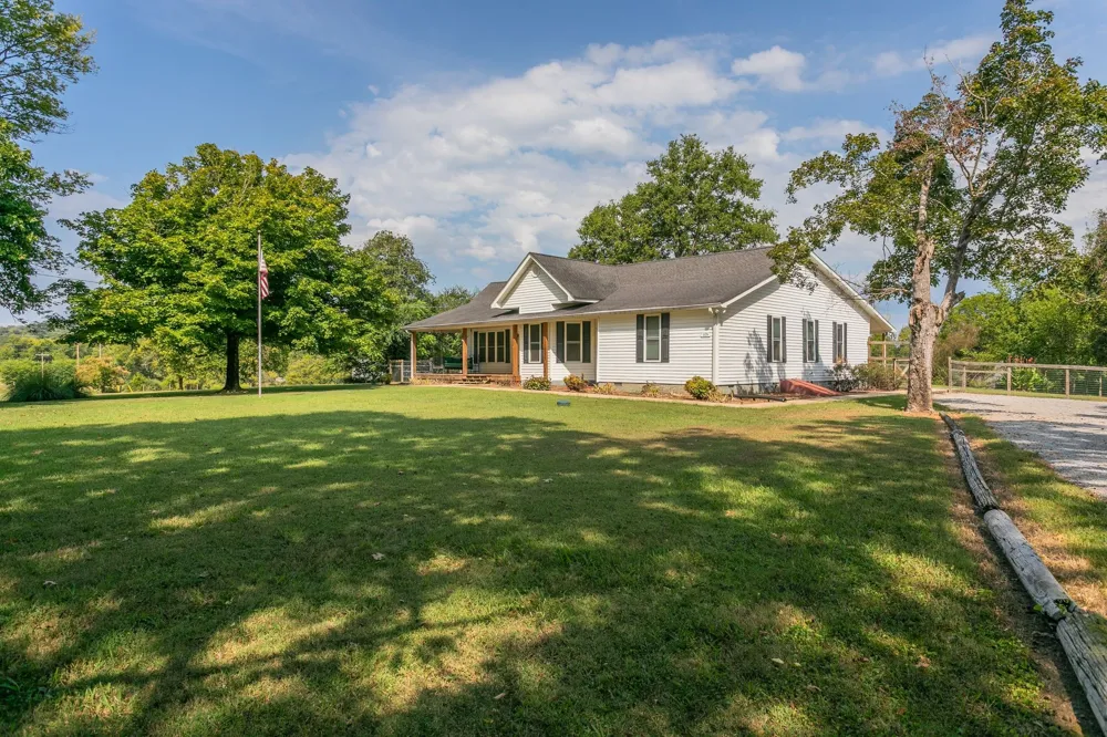 1078 Old Williamsport Pike Columbia, TN 38401