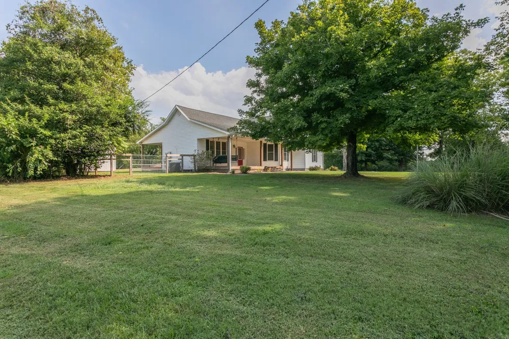 1078 Old Williamsport Pike Columbia, TN 38401