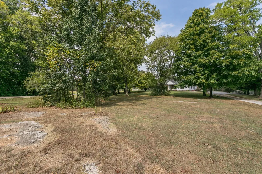 1078 Old Williamsport Pike Columbia, TN 38401