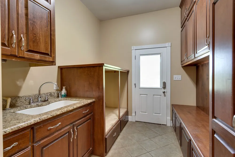 1078 Old Williamsport Pike Columbia, TN 38401