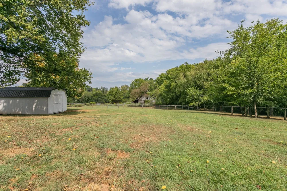 1078 Old Williamsport Pike Columbia, TN 38401