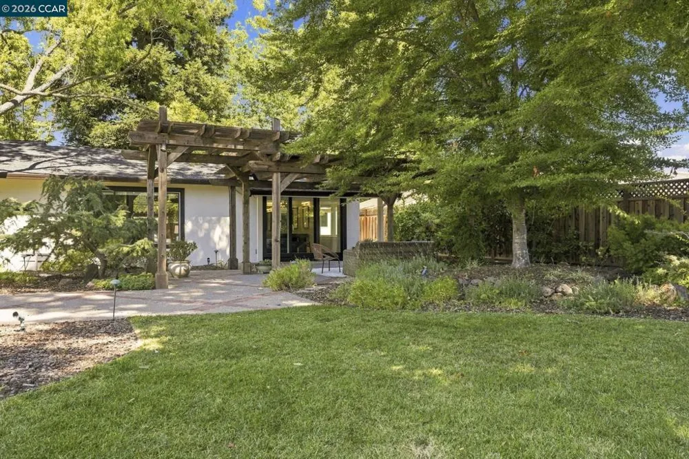 2737 San Antonio Dr Walnut Creek, CA 94598