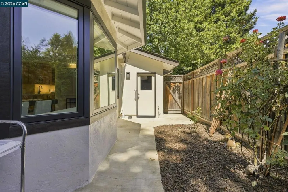 2737 San Antonio Dr Walnut Creek, CA 94598