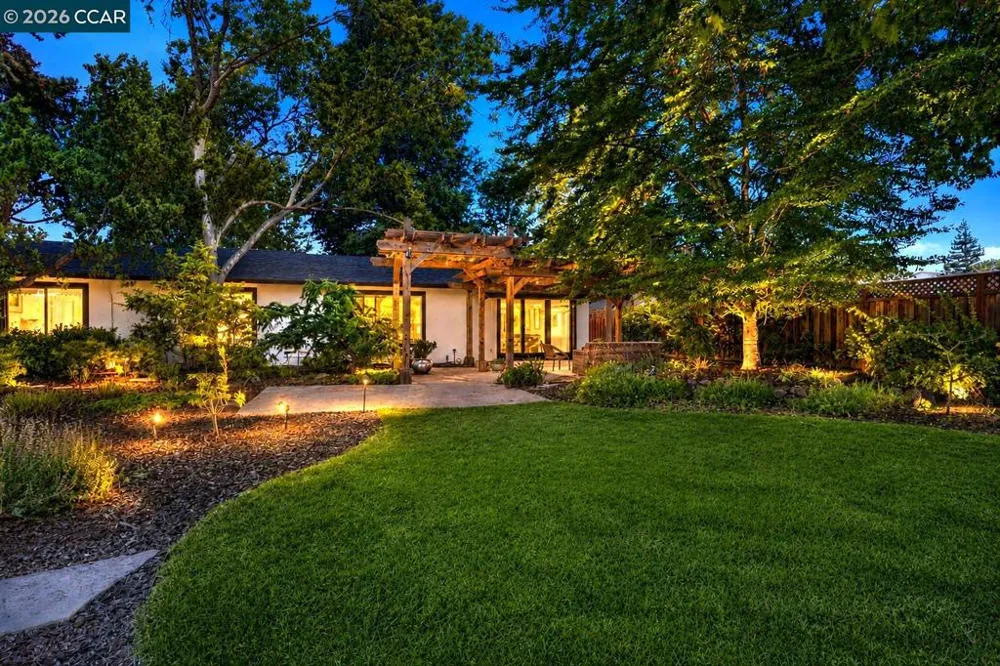2737 San Antonio Dr Walnut Creek, CA 94598