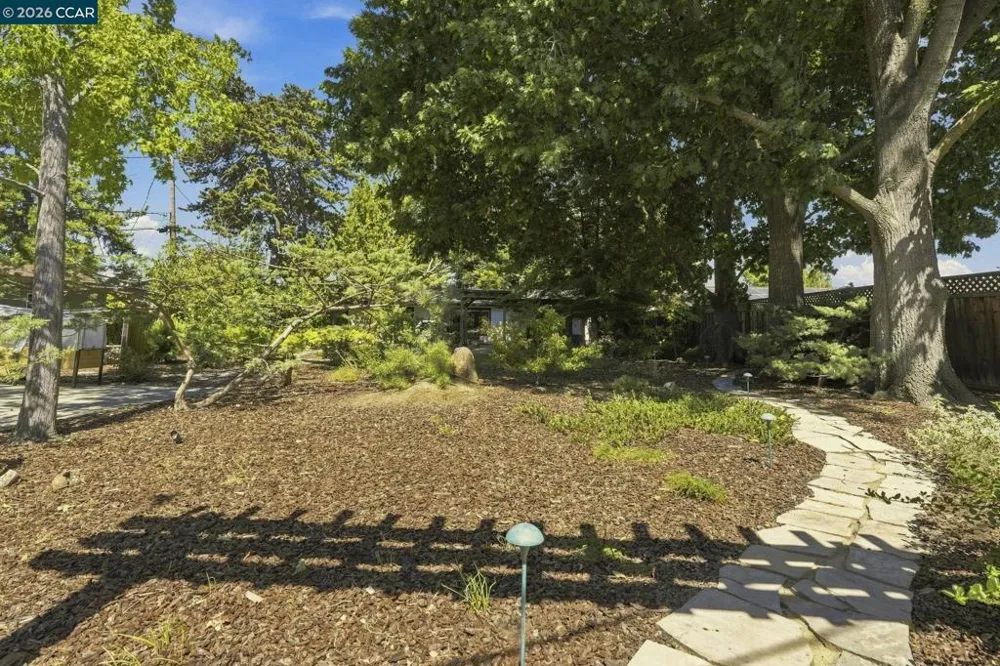 2737 San Antonio Dr Walnut Creek, CA 94598