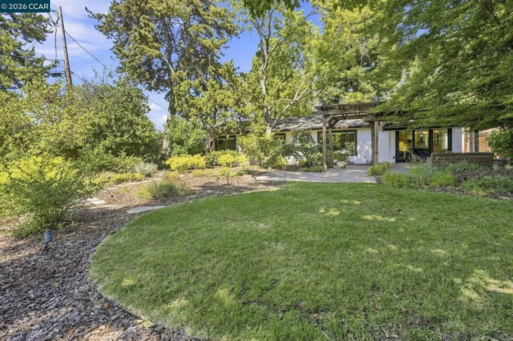 2737 San Antonio Dr Walnut Creek, CA 94598