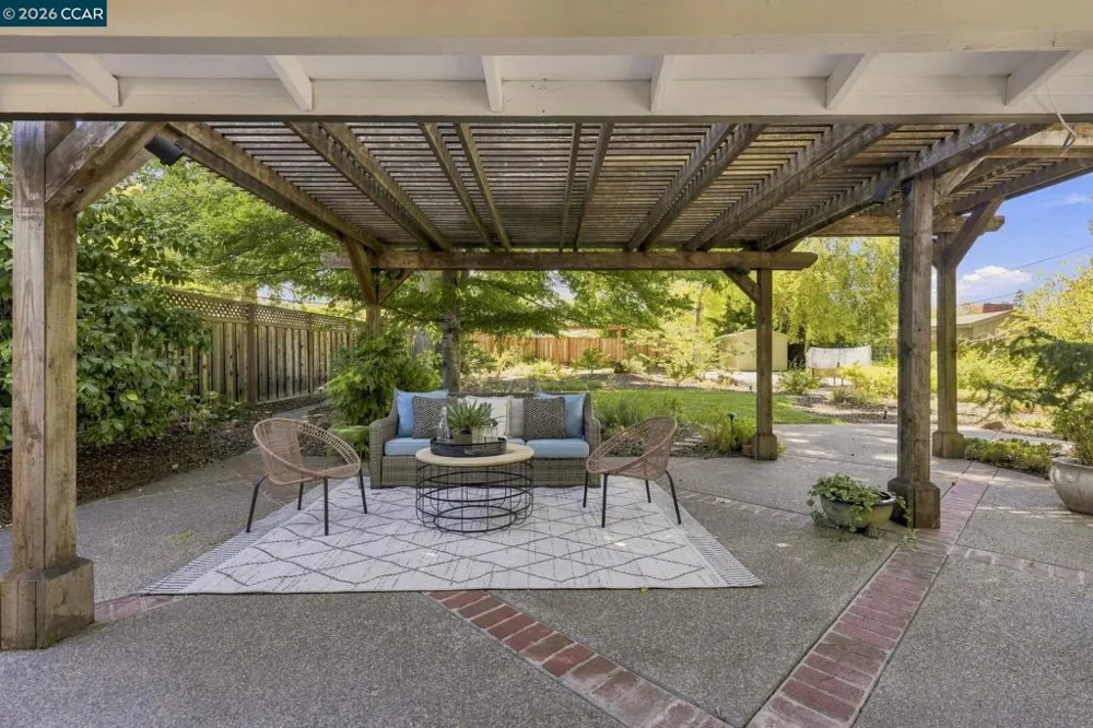 2737 San Antonio Dr Walnut Creek, CA 94598