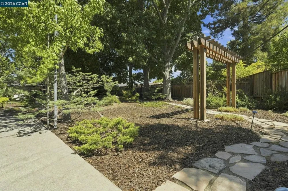 2737 San Antonio Dr Walnut Creek, CA 94598