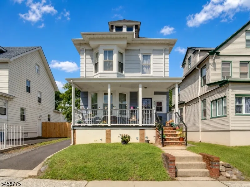 139 Richelieu Ter Newark City, NJ 07106