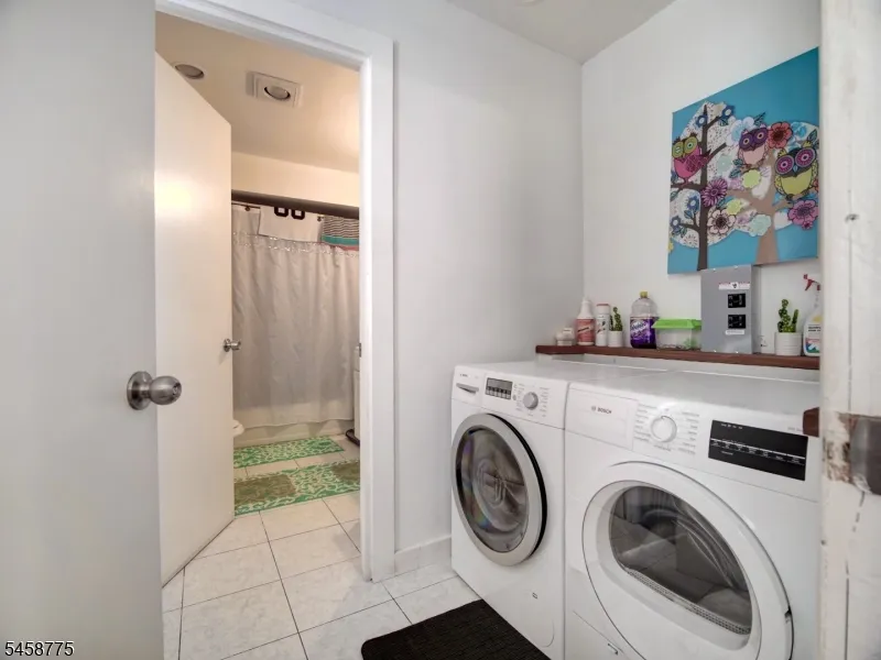 139 Richelieu Ter Newark City, NJ 07106