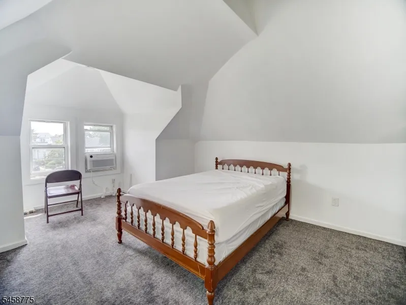 139 Richelieu Ter Newark City, NJ 07106
