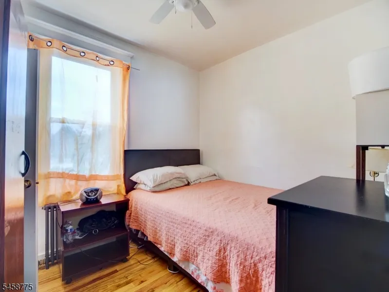 139 Richelieu Ter Newark City, NJ 07106