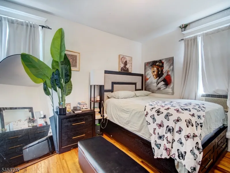 139 Richelieu Ter Newark City, NJ 07106