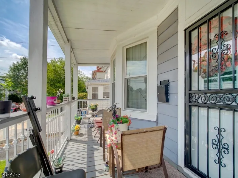 139 Richelieu Ter Newark City, NJ 07106