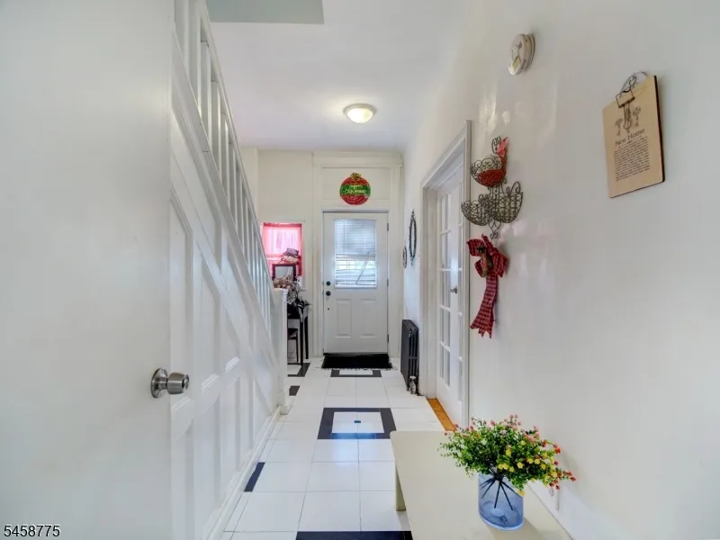 139 Richelieu Ter Newark City, NJ 07106