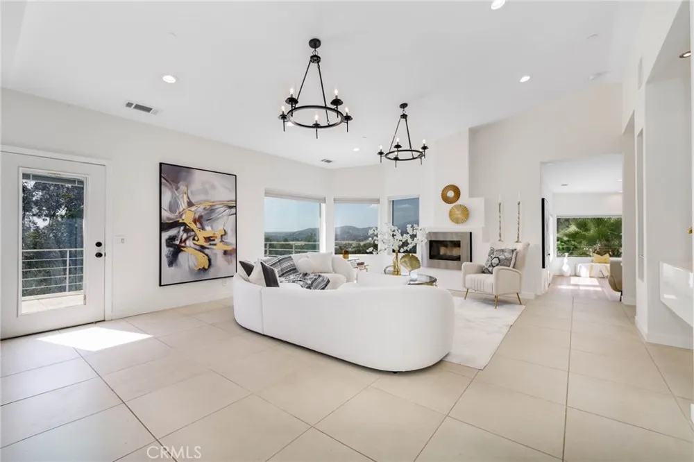 4102 Quail Canyon Rd San Bernardino, CA 92404