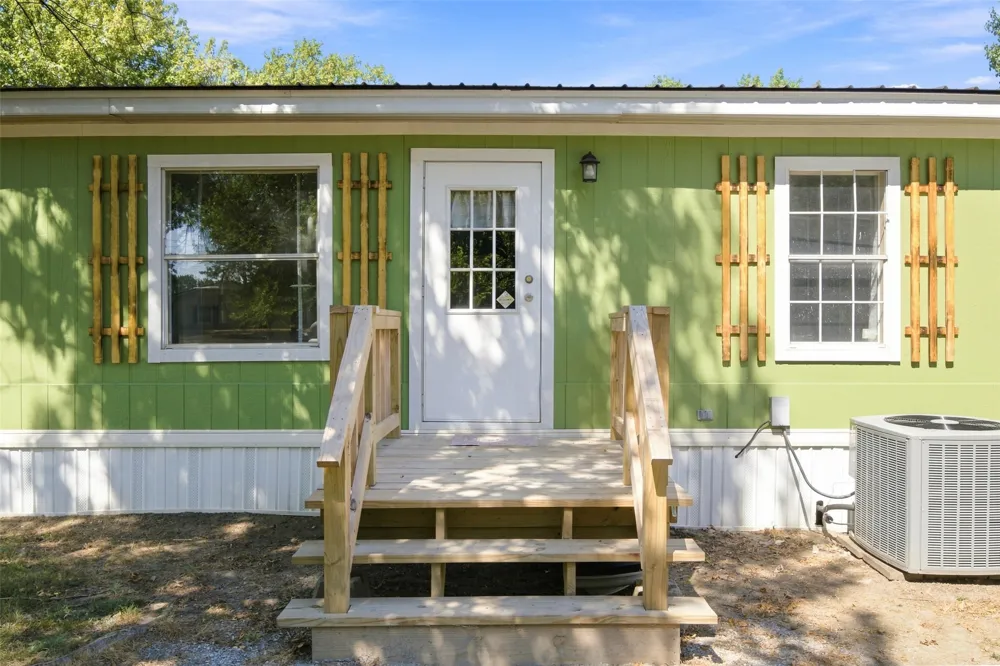 296 S Pine Street Big Cabin, OK 74332