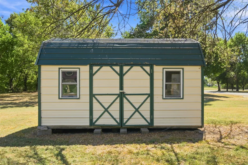296 S Pine Street Big Cabin, OK 74332