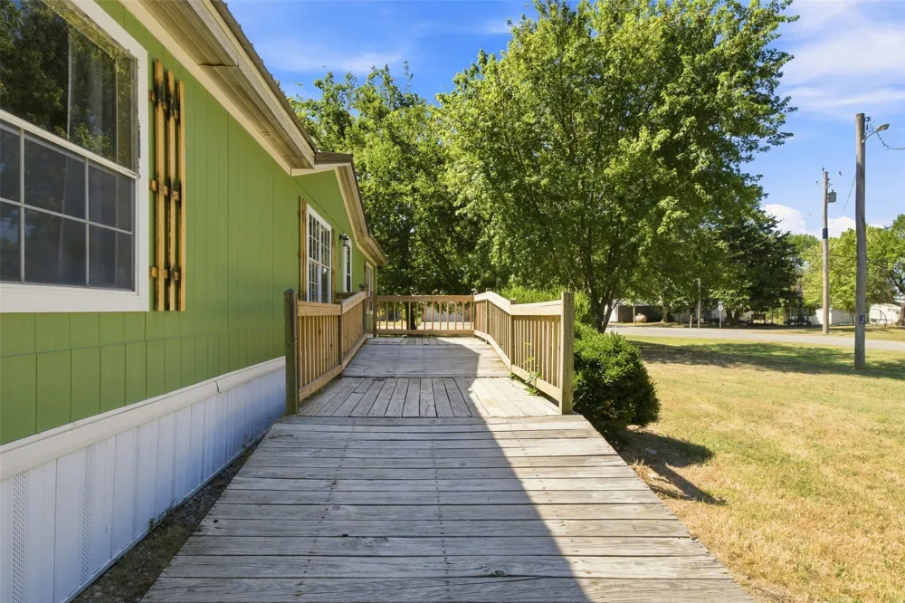 296 S Pine Street Big Cabin, OK 74332