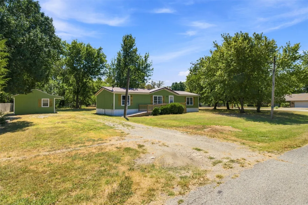 296 S Pine Street Big Cabin, OK 74332