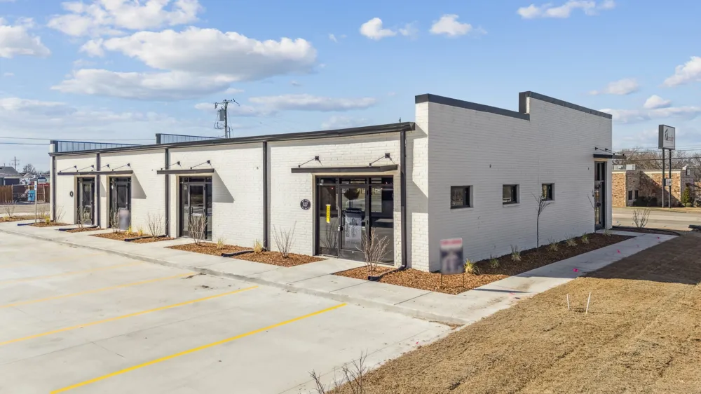 527 W El Paso Street Broken Arrow, OK 74012