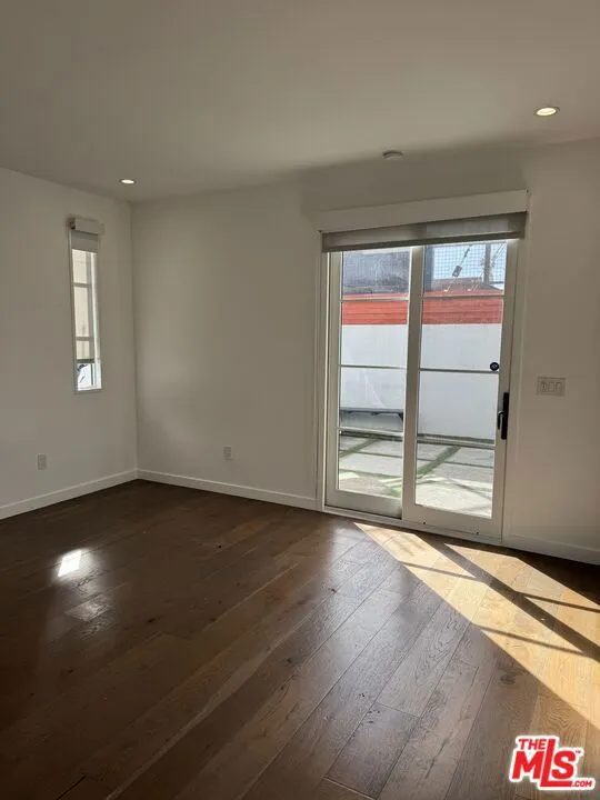 1009 Palms Boulevard Los Angeles, CA 90291