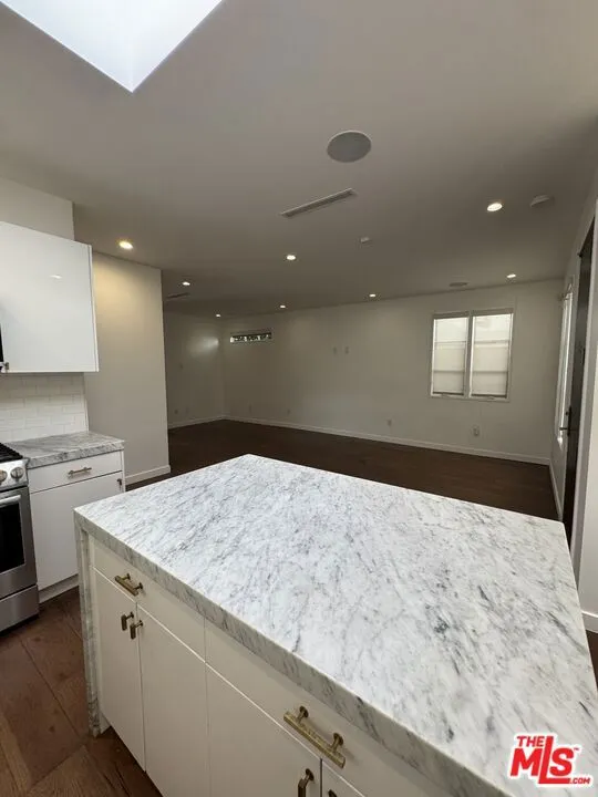 1009 Palms Boulevard Los Angeles, CA 90291