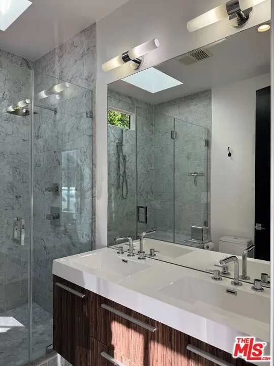 1009 Palms Boulevard Los Angeles, CA 90291
