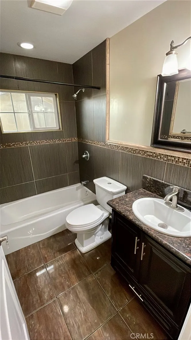 10818 Yukon Avenue #10818 Inglewood, CA 90303