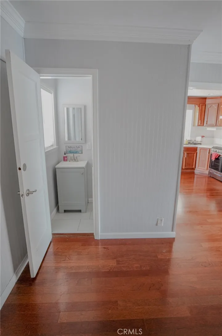 404 Poinsettia Compton, CA 90221