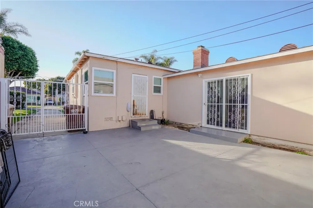 404 Poinsettia Compton, CA 90221