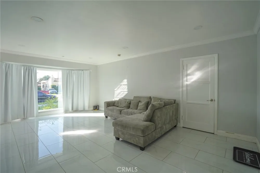 404 Poinsettia Compton, CA 90221