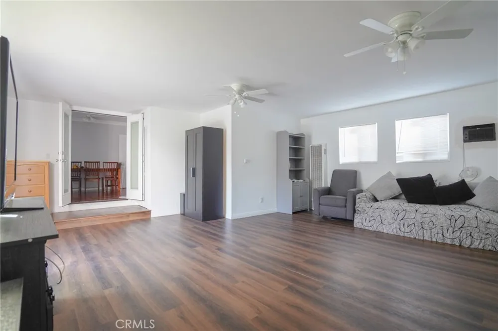 404 Poinsettia Compton, CA 90221
