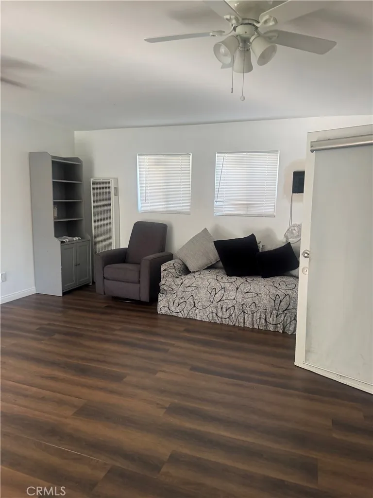 404 Poinsettia Compton, CA 90221
