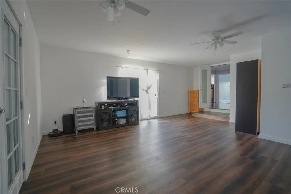 404 Poinsettia Compton, CA 90221
