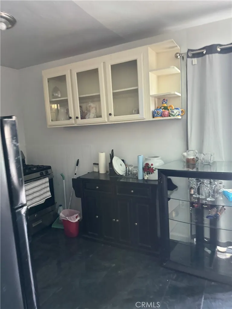 404 Poinsettia Compton, CA 90221