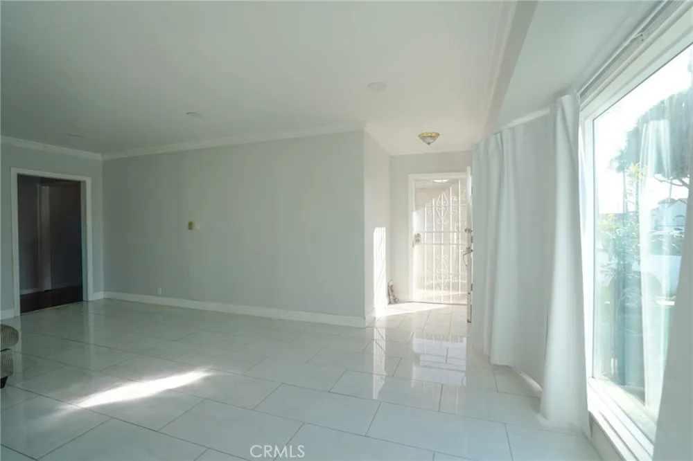 404 Poinsettia Compton, CA 90221