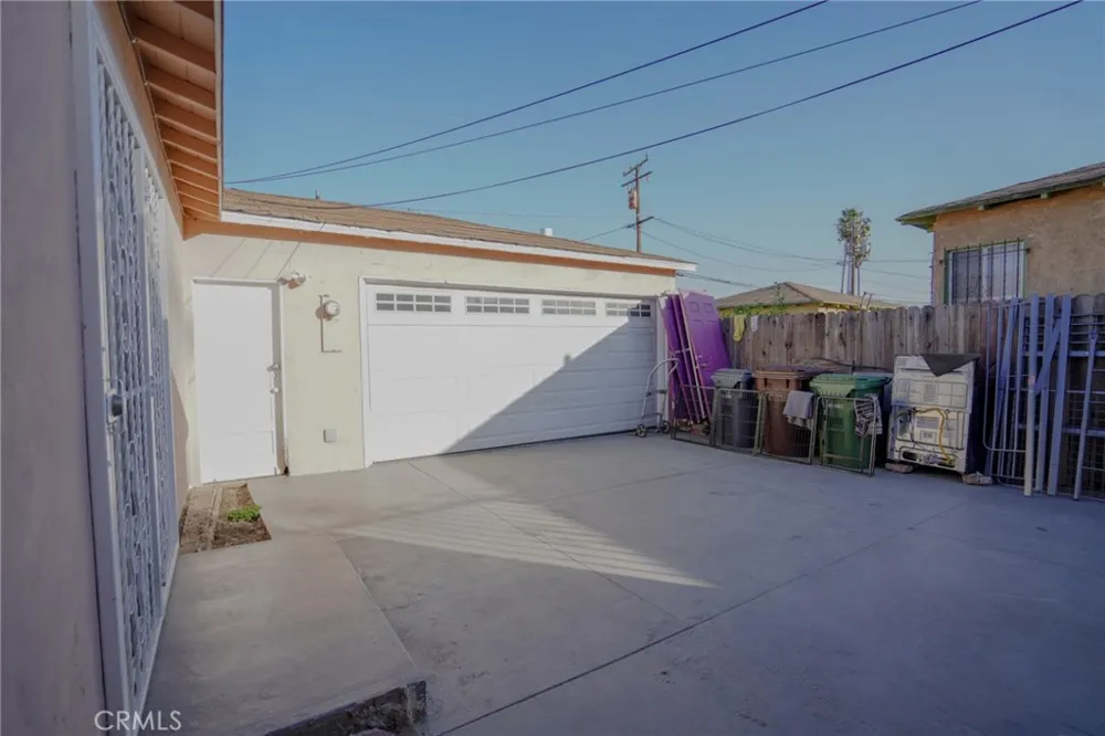 404 Poinsettia Compton, CA 90221