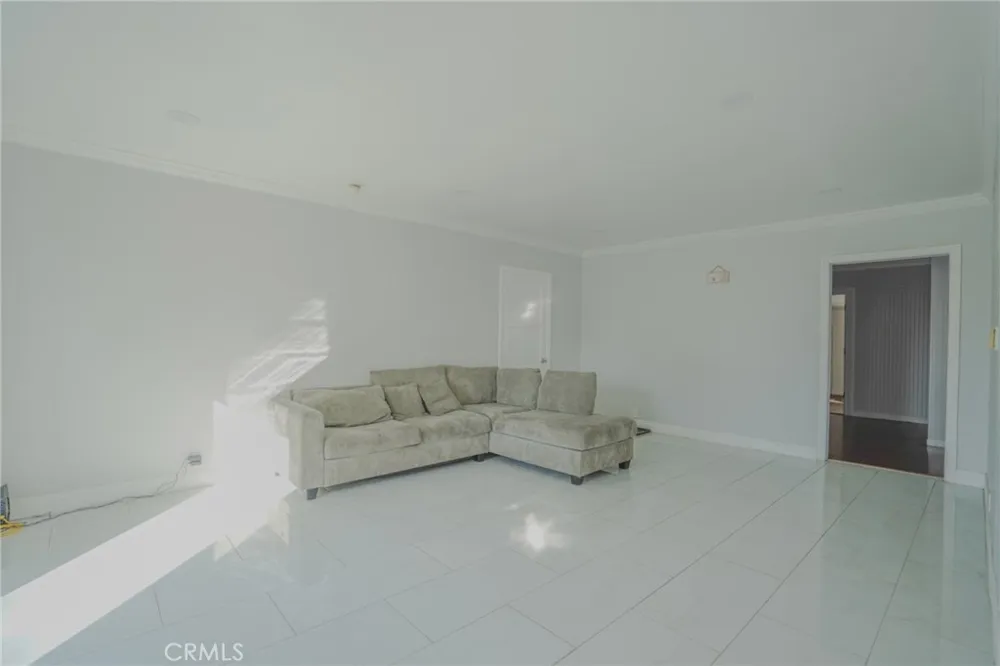 404 Poinsettia Compton, CA 90221