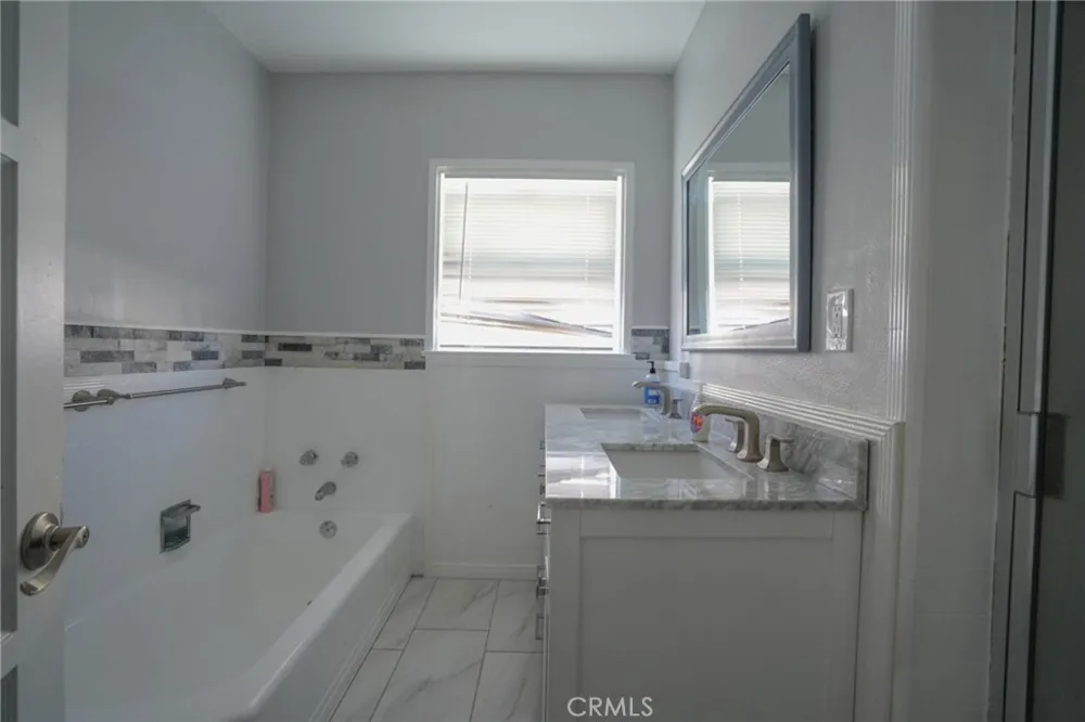 404 Poinsettia Compton, CA 90221