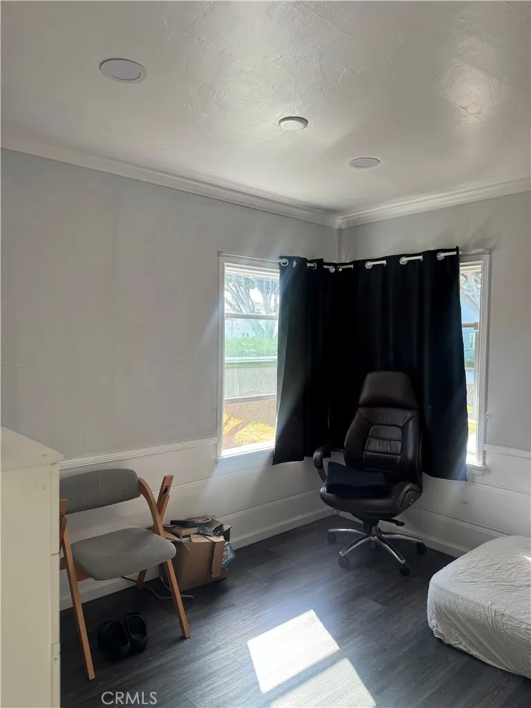 404 Poinsettia Compton, CA 90221