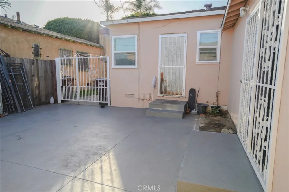 404 Poinsettia Compton, CA 90221
