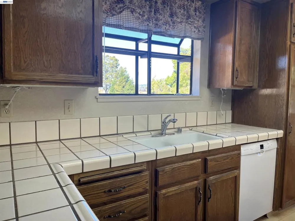 2510 Galleon Pl San Leandro, CA 94577