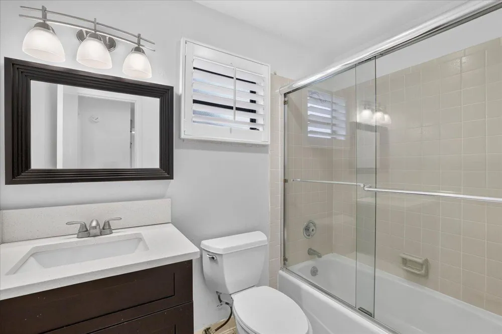13867 EASTPOINTE WAY Palm Beach Gardens, FL 33418