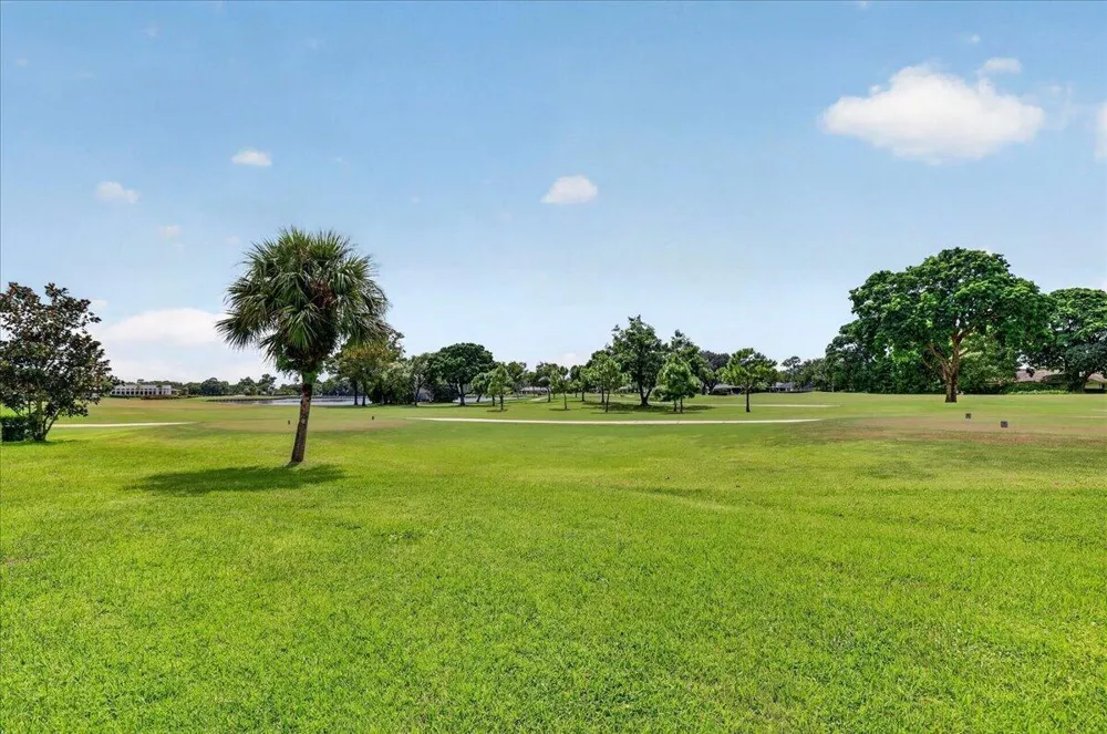 13867 EASTPOINTE WAY Palm Beach Gardens, FL 33418