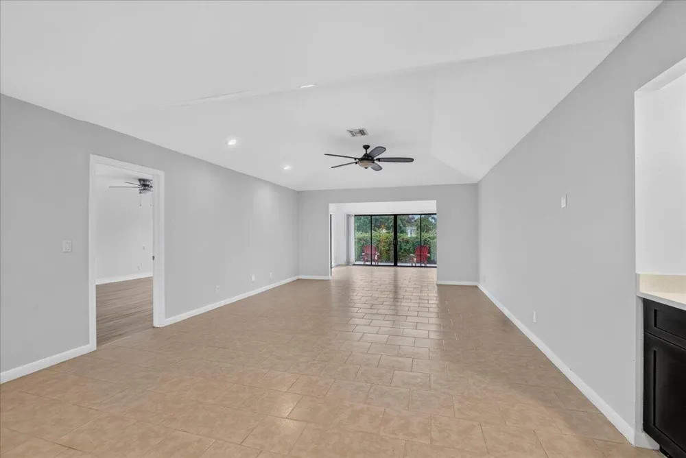 13867 EASTPOINTE WAY Palm Beach Gardens, FL 33418